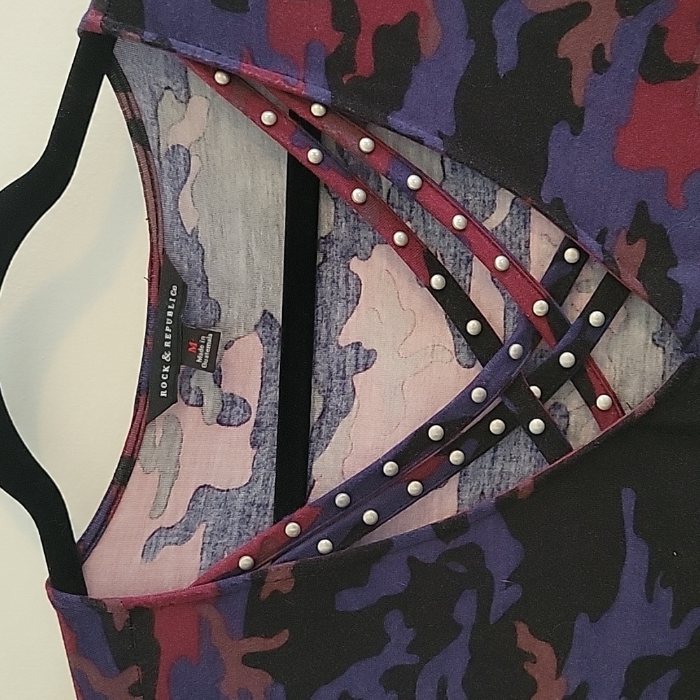 Camo Top - Picture 2 of 2